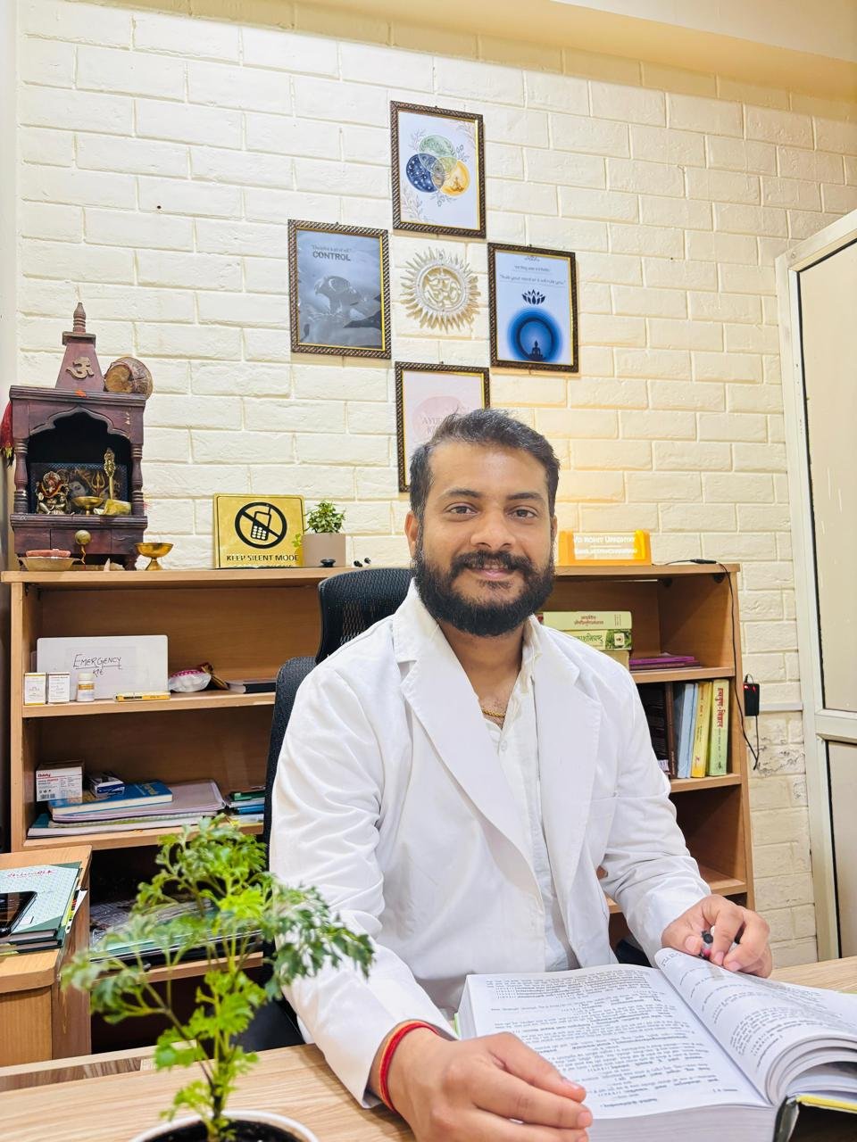 Dr. Rohit Upadhyay-Ayurvedic Doctor Rishikesh